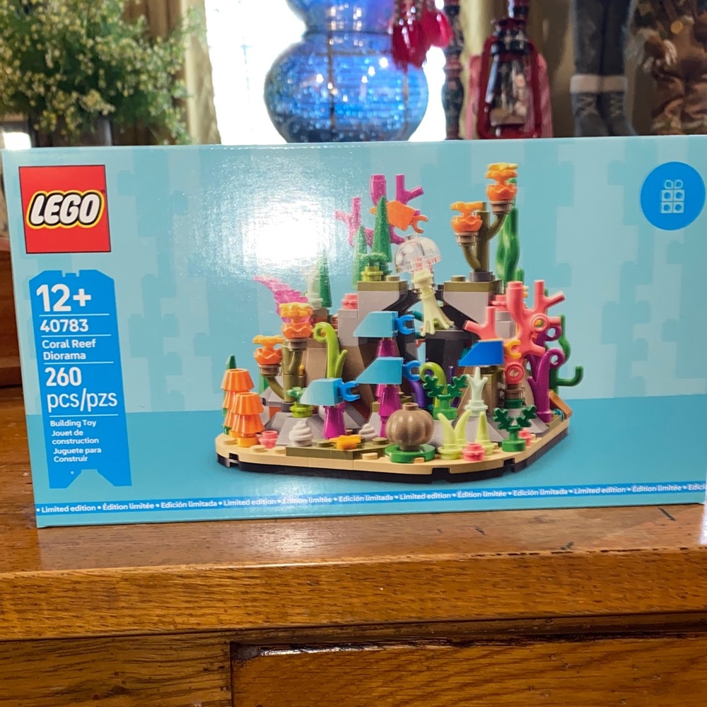 LEGO Vibrant “Coral Reef Adventure Diorama Set NIB
